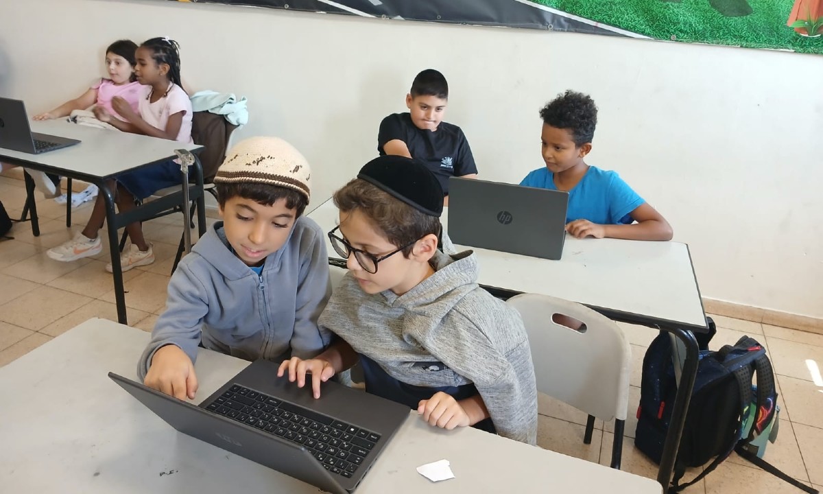 577046579_1183168370575884_7724792574750663147_n