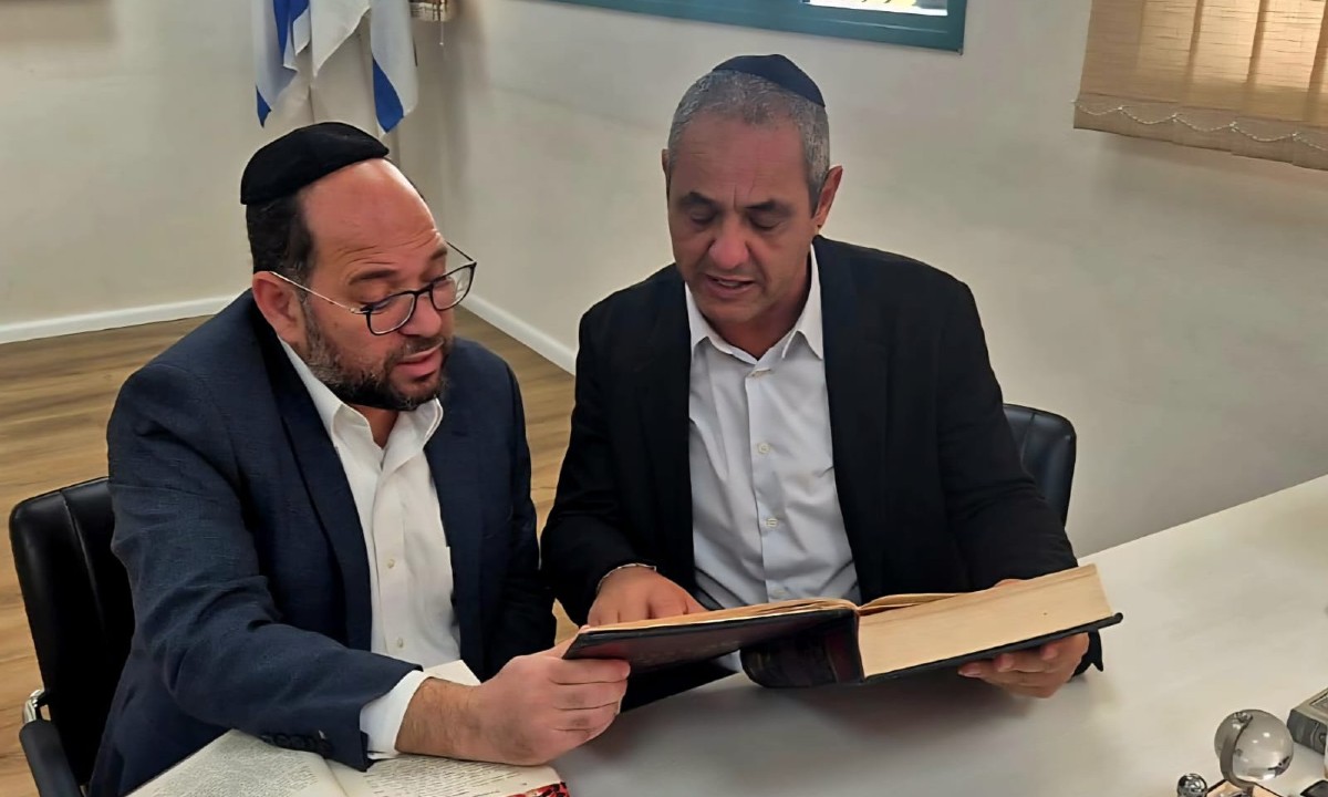 598605103_2099988120757857_4984124259354972732_n